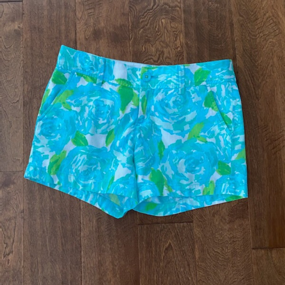 Beautiful Lilly shorts size 6!